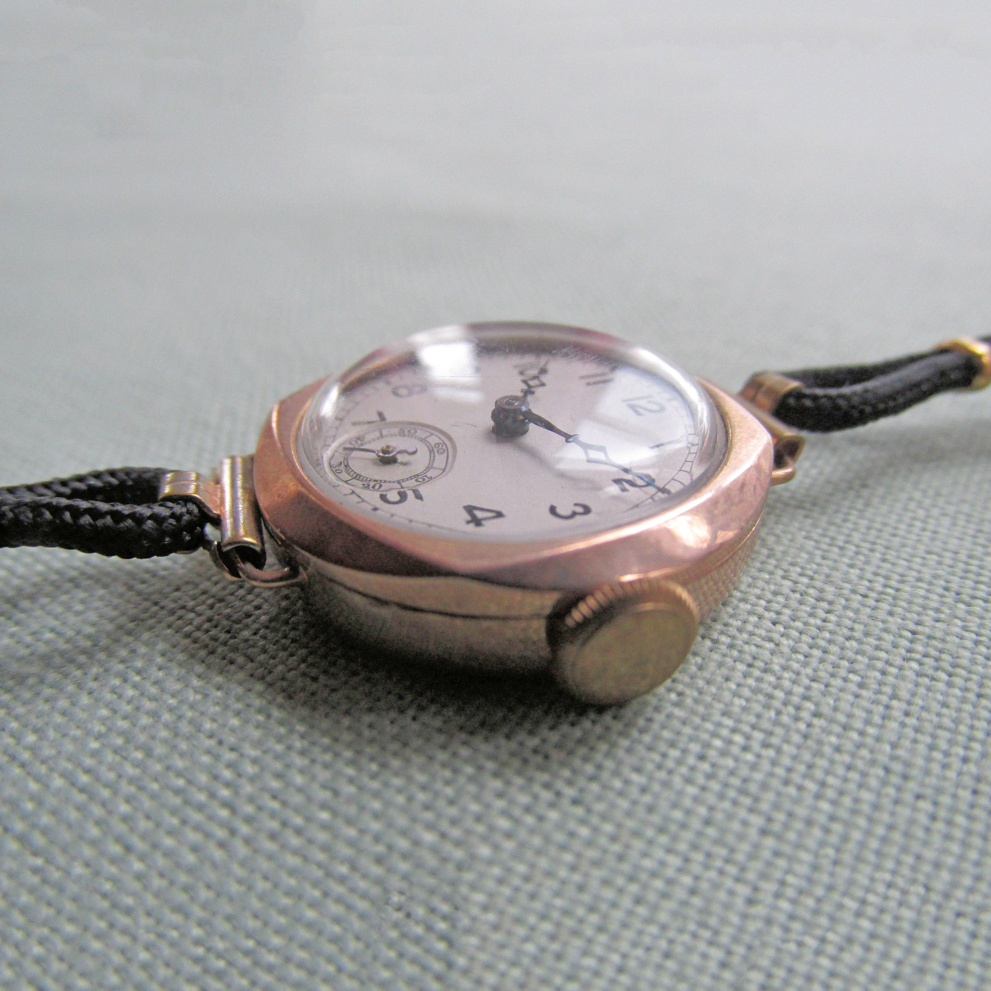 ladies gold dress watch Cartier Tank Francaise 18k Gold Ladies 20mm Dress Watch ref.2385 Swiss